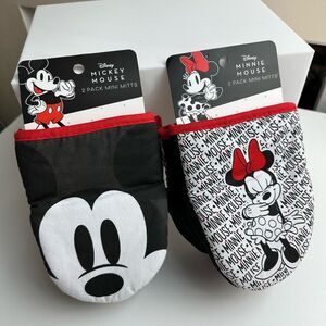 Disney Mickey Mouse & Minnie Mouse 2-Pack Mini Mitts NWT Kitchen Oven Mitts
